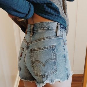 Light wash high waisted denim short